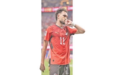 উল্লাসের আড়ালে প্রশ্নের পাহাড়