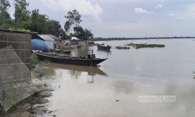 পানি কমলেও কাটেনি বানভাসিদের দুর্ভোগ