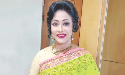 নতুন সিনেমায় রোজিনা