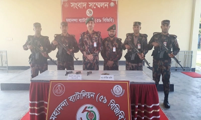 সীমান্তে ৫৯ বিজিবি’র অভিযানে অস্ত্র উদ্ধার