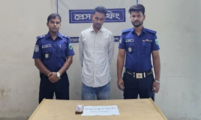 ঈশ্বরদীতে পুলিশ পরিচয়ে ছিনতাই ঘটনায় গ্রেপ্তার ১