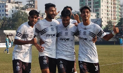 রোমাঞ্চকর ম্যাচে আবাহনীকে হারাল মোহামেডান