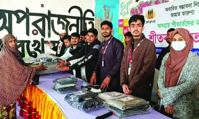 ইবিতে শীতবস্ত্র বিতরণ করেছে ‘তারুণ্য‍‍’