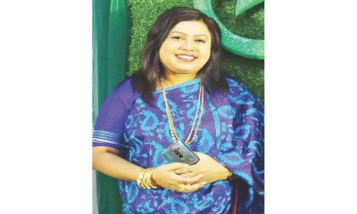সুমী শারমীনের ‘রোদ্দুর কোলাহল’