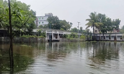 জলাবদ্ধতায় ব্যাহত স্কুলের শিক্ষা কার্যক্রম
