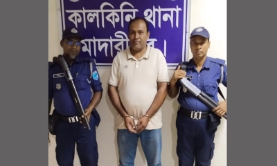 গ্রেপ্তার মোহাম্মদ সিদ্দিক সরদার।  ছবি- রূপালী বাংলাদেশ