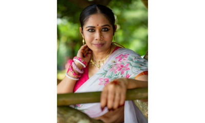 শিল্পীরা একই চরিত্রে বন্দি হয়ে যাচ্ছেন