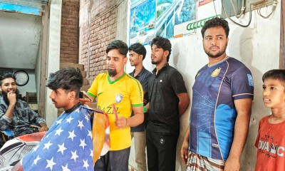পছন্দের খেলোয়াড়ের স্টাইলে চুল-দাড়ি কাটতে সেলুনে ভিড়