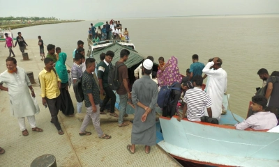 উত্তাল মেঘনায় চরম দুর্ভোগ