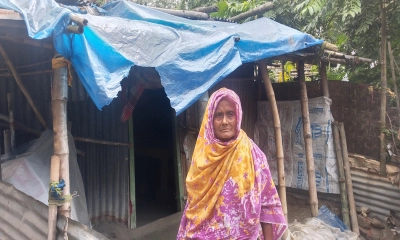 ভিজে রাত কাটে ৭০ বছর বয়সি মনোয়ায়ার