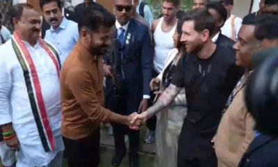 হায়দরাবাদে পৌঁছে রেভান্থ রেড্ডির সঙ্গে মেসির সাক্ষাৎ