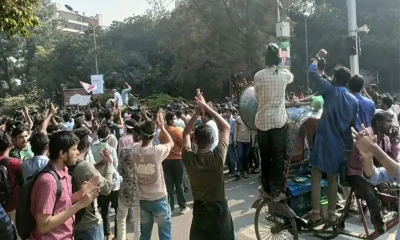 শিক্ষাভবন অবরোধ করেছে ৭ কলেজের শিক্ষার্থীরা