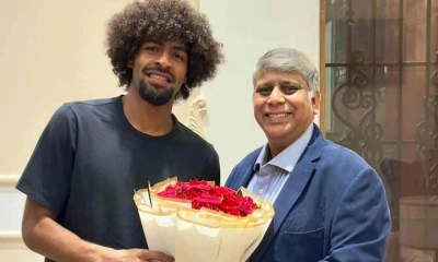 ঢাকায় পৌঁছেছেন হামজা চৌধুরী