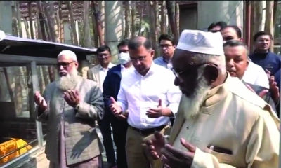 শাহ মখদুমের মাজার জিয়ারত করলেন তারেক রহমান