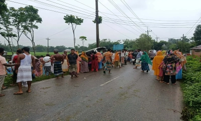 নীলফামারীতে সড়ক দুর্ঘটনায় নিহত ২, বর কনেসহ আহত ১২