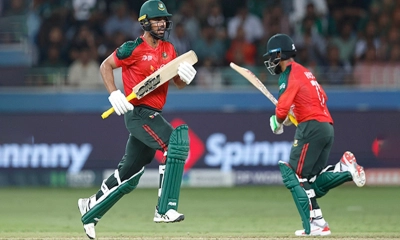 ১৮ রানেই শেষ বাংলাদেশের ৪ উইকেট