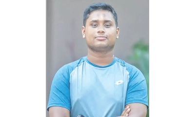 লন্ডনে সরকারকে বেচে দিয়ে এসেছেন প্রধান উপদেষ্টা - বললেন হাসনাত