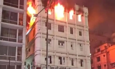 রাজধানীর মোহাম্মদপুরে আগুন