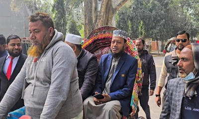 রিকশায় এসে মনোনয়ন কিনলেন আমির হামজা