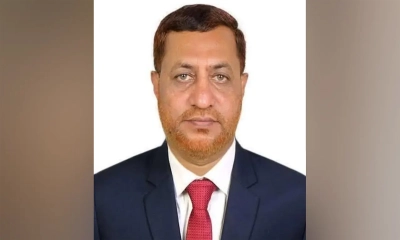 সড়কে দুমড়েমুচড়ে গেল সংসদ সদস্যের গাড়ি