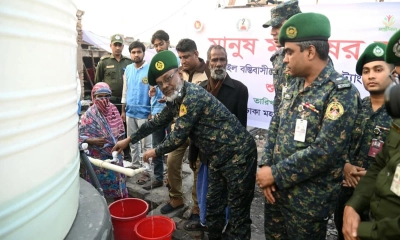 ক্ষতিগ্রস্ত এলাকায় নিরাপদ পানির ট্যাংক উদ্বোধন করেন ঢাকা মহানগর আনসার পরিচালক মো. আসাদুজ্জামান গণি।