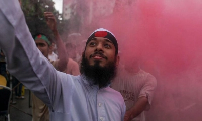 উৎসবের রং কি ফিকে হবে সংকটের মুখে?