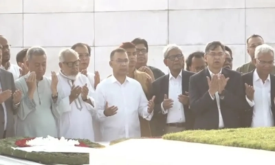 জিয়াউর রহমান ও খালেদা জিয়ার সমাধিতে তারেক রহমানের শ্রদ্ধা