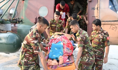দুর্গম পাহাড় থেকে অসুস্থ বম নারীকে উদ্ধার করে হাসপাতালে নিল সেনাবাহিনী