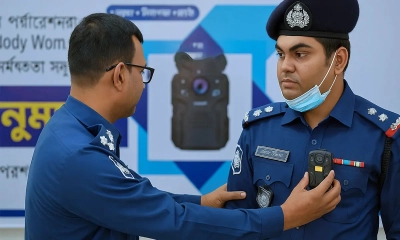নিরাপদ নির্বাচন নিশ্চিত করতে ভোটকেন্দ্রে ৪০ হাজার বডি ক্যামেরা কেনার উদ্যোগ নিচ্ছে সরকার। ছবি- সংগৃহীত