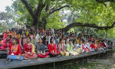 এসো হে বৈশাখ থেকে মেলায় যাই রে: বৈশাখী গানের কালজয়ী বিবর্তন