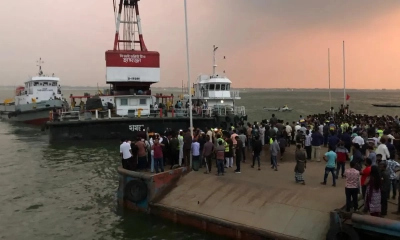 ডুবে যাওয়া বাসটি ৯০ ফুট পানির গভীরে, চলছে উদ্ধারকাজ