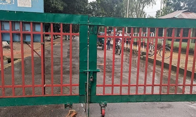 স্থানীয়দের হামলায় চবির ৩ শিক্ষার্থী আহত, প্রতিবাদে ফটকে তালা