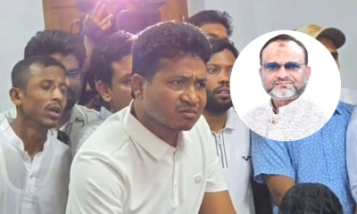 উপাচার্য অধ্যাপক ড. নিয়াজ আহমেদ খান এবং ঢাবি ছাত্রদল সভাপতি গণেশ চন্দ্র রায় সাহস। ছবি- সংগৃহীত