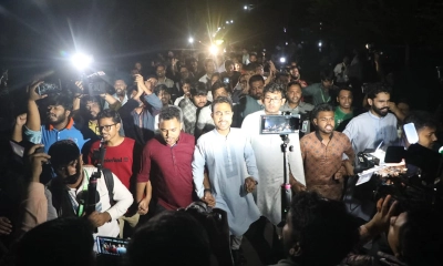 পুনরায় জাকসু নির্বাচনের দাবিতে ছাত্রদলের বিক্ষোভ