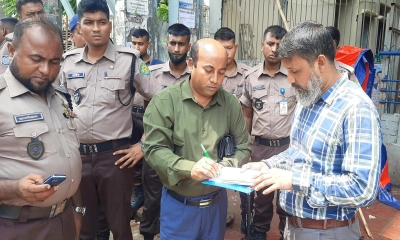 ধানমন্ডি কাকলি হাই স্কুলের পাশে ডিএসসিসির অভিযান