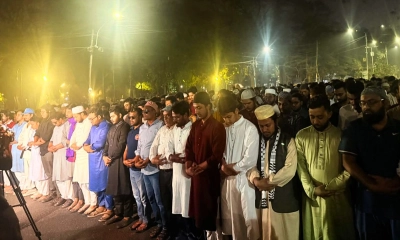 ঢাবিতে সাদিক কায়েমের ইমামতিতে খামেনির গায়েবানা জানাজা
