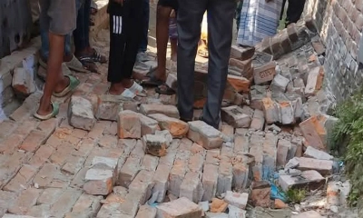 মেয়ের দাফনে থাকতে পারেননি বাবা, আহত স্ত্রীকে নিয়ে ছুটছেন হাসপাতালে