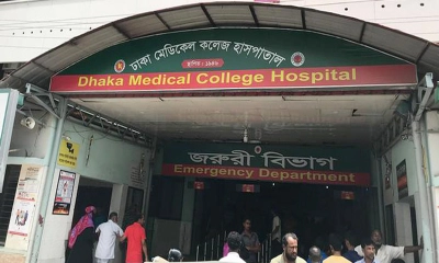 যাত্রাবাড়ীতে মোটরসাইকেলের নিয়ন্ত্রণ হারিয়ে চালক নিহত