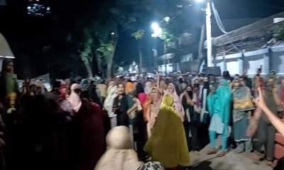 মধ্যরাতে উত্তাল ইডেন কলেজ, শিক্ষার্থীদের বিক্ষোভ