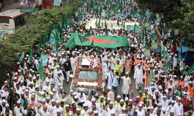 রাজধানীতে জশনে জুলুসে ধর্মপ্রাণ মানুষের ঢল