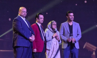 জমকালো আয়োজনে অনুষ্ঠিত ঢালিউড ফিল্ম অ্যান্ড মিউজিক অ্যাওয়ার্ডস