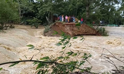 উন্নতির পূর্বাভাস, তবুও কাটেনি বন্যার শঙ্কা