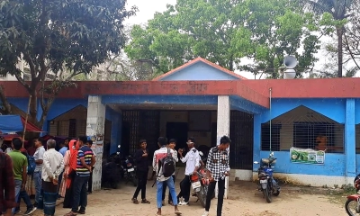 আক্কেলপুরে তালিকায় নাম, হাতে কার্ড তবু চাল মেলেনি অর্ধশতাধিক মানুষের