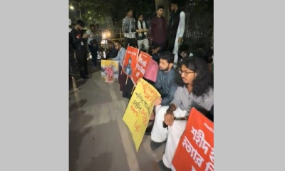 বিচার দাবিতে যমুনার সামনে হাদির স্ত্রী ও ইনকিলাব মঞ্চ