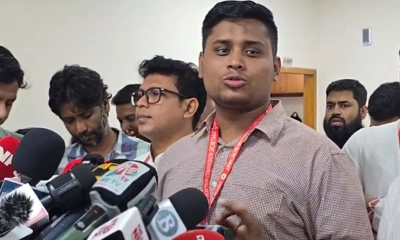 ইসি স্বেচ্ছাচারী সিদ্ধান্ত নিচ্ছে  : হাসনাত