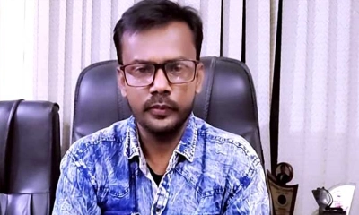 রিয়া মনিকে তালাকের পর দুধ দিয়ে গোসল করব : হিরো আলম