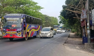 ঢাকা-চট্টগ্রাম মহাসড়কে যানবাহনের তীব্র চাপ