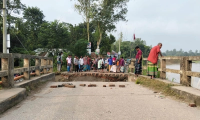 টাঙ্গাইলে ব্রিজে ধস, দুর্ভোগে লক্ষাধিক মানুষ