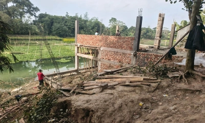 সংবাদ প্রকাশের পর কুমার নদে ভবন নির্মাণ বন্ধ করল প্রশাসন