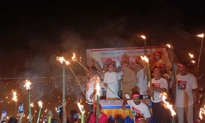 তিস্তা বাঁচাতে উত্তাল উত্তরাঞ্চল, পাঁচ জেলায় মশাল প্রজ্বালন